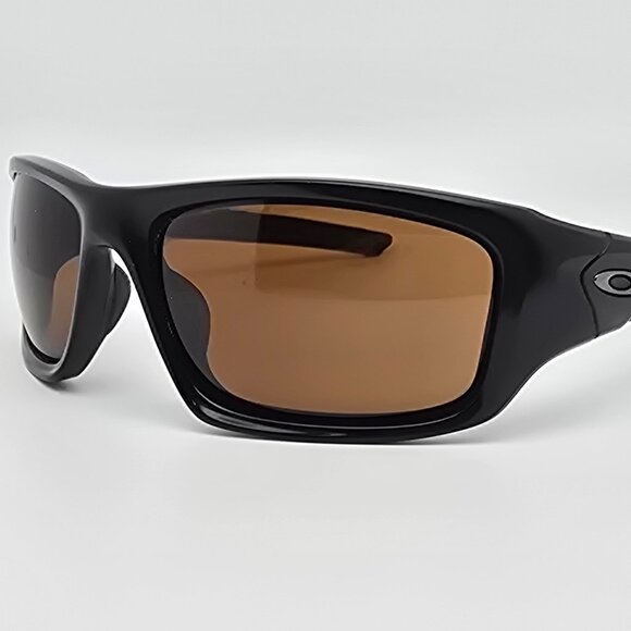 Oakley OO9236-03 New Valve Matte Black Frame Dark Bronze Lens Sunglasses 60mm - Picture 1 of 14